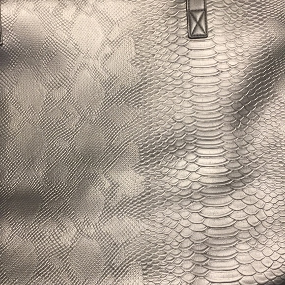 NWT Large Travel bag - Picture 4 of 5